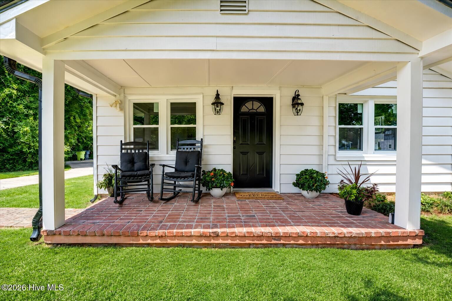 Property Photo: 614 W Thurman Road NC 28562