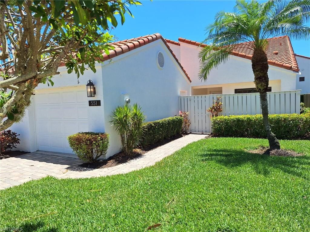 Property Photo: 551 Beachwalk Cir FL 34108