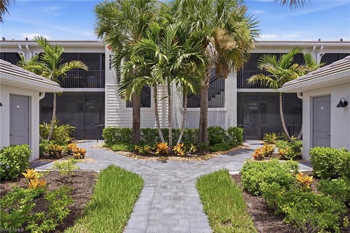Property Photo: 5466 Double Eagle Cir 3413 FL 34142