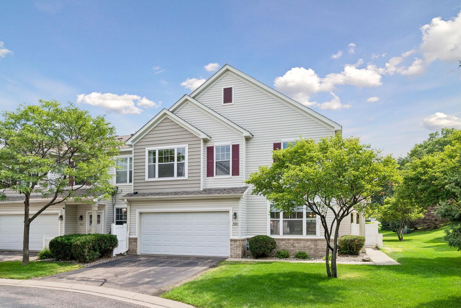 Property Photo: 868 Princeton Avenue MN 55379
