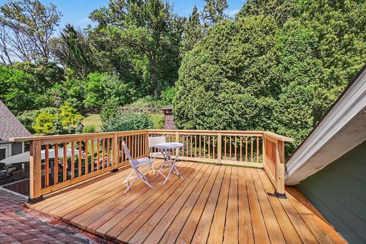 Property Photo:  885 Old Lexington Avenue  MN 55116 