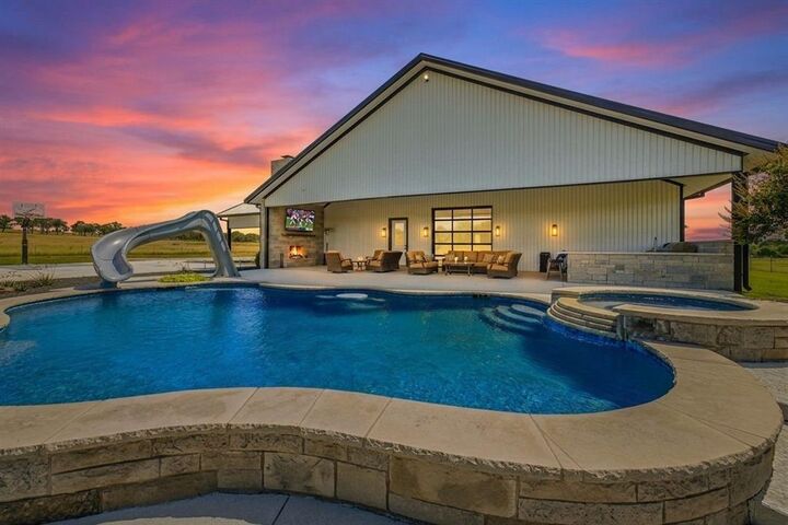 Property Photo: 385 Private Road 1733 TX 76401