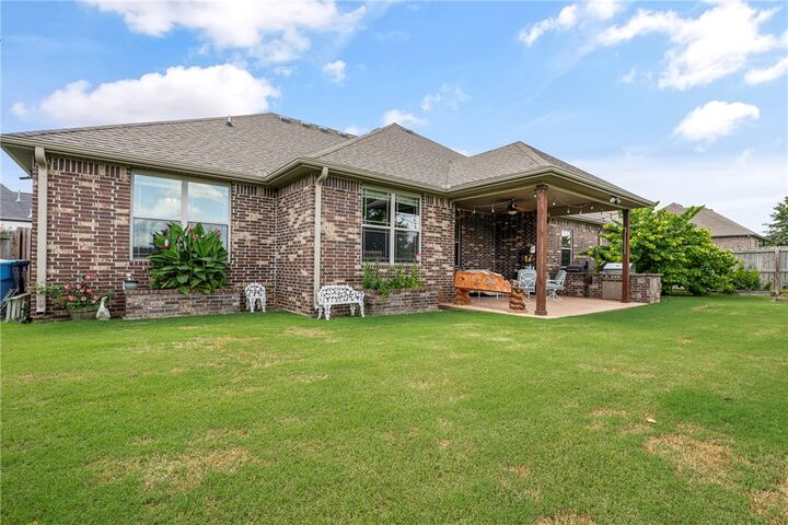 Property Photo:  6001 SW North Fork Street  AR 72713 