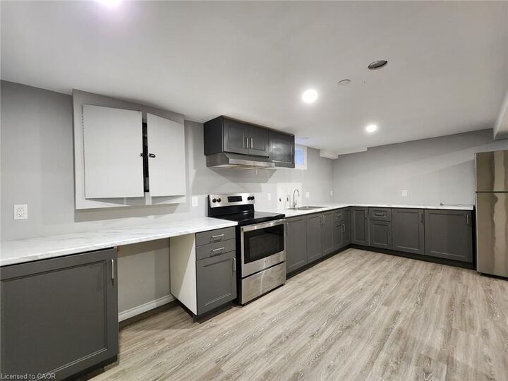 Property Photo: 5 Calcott Court Lower ON L2V 4J9