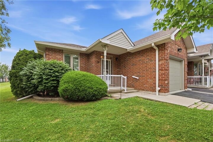 Property Photo:  98 Sunibel Drive E  ON L0R 1W0 