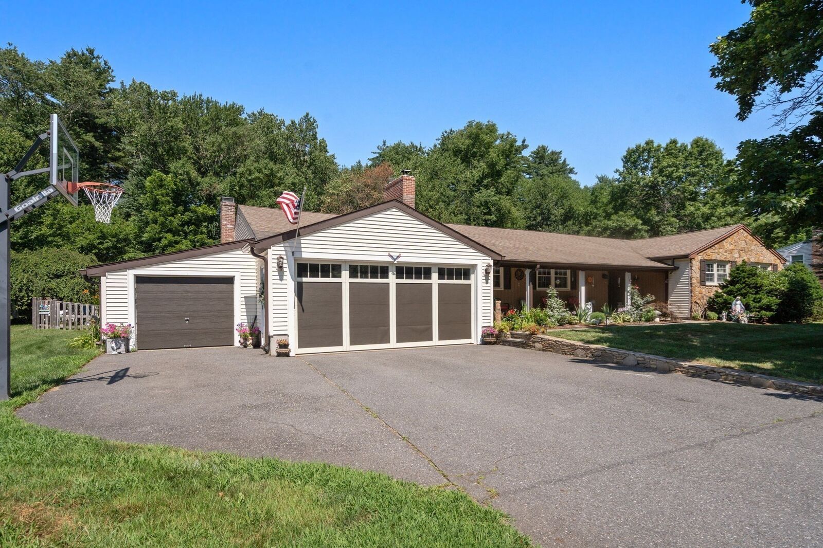 Property Photo:  16 Burbank Lane  MA 01523 