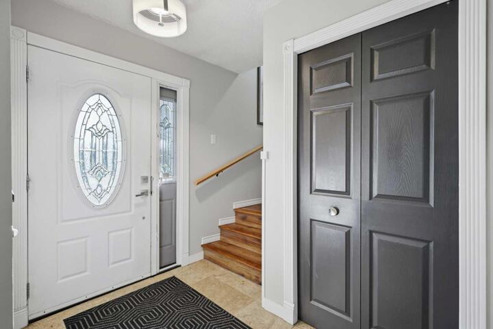 Property Photo: 31 Willow Crescent AB T4L 1V3