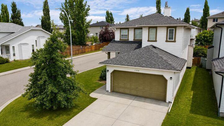 Property Photo: 185 Tuscarora Close NW AB T3L 2E3