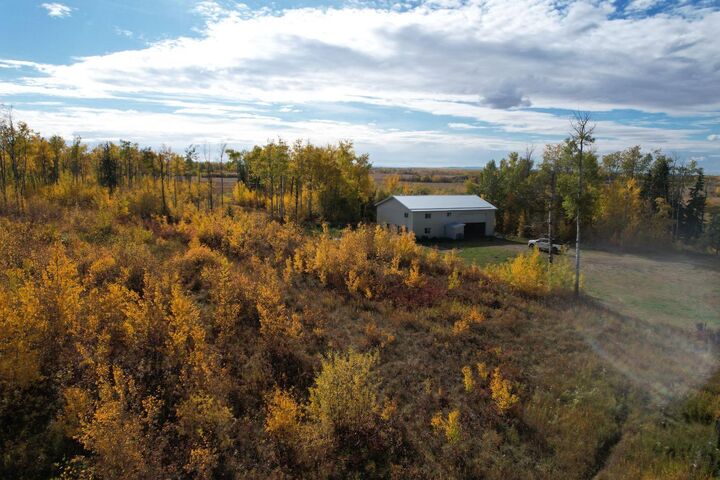 Property Photo: 4081 Township Road 792 AB T0H 3A0