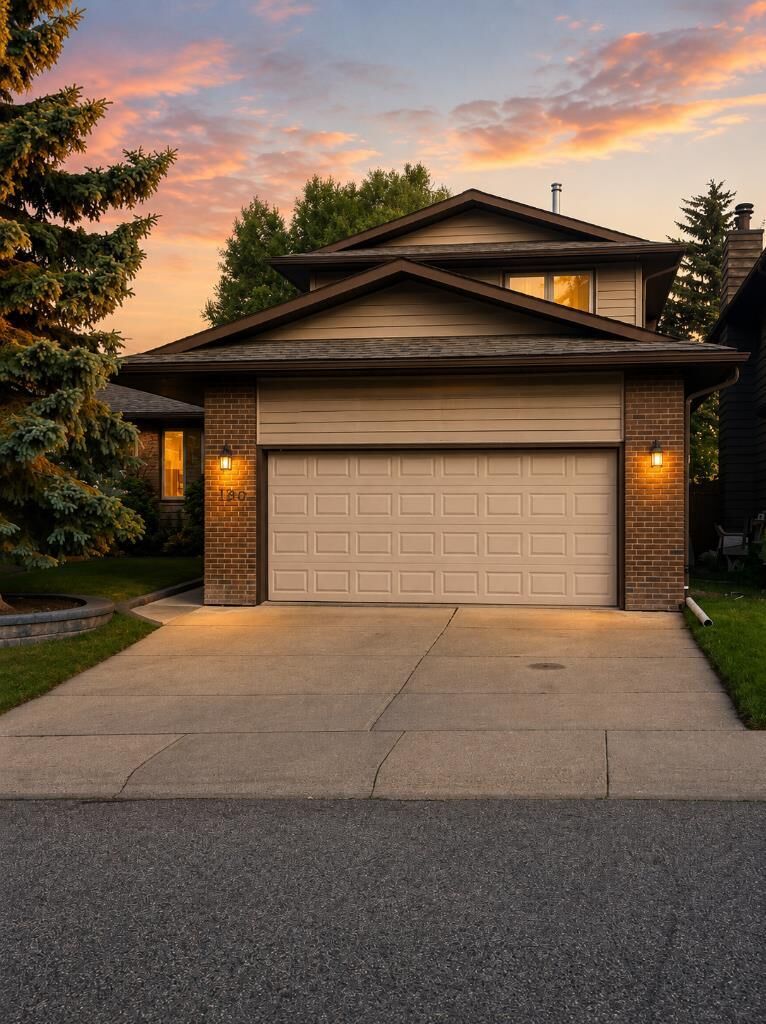 Property Photo: 160 Hawkwood Way NW AB T3G 1X4