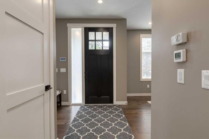 Property Photo: 428 21 Avenue NE AB T2E 1S6