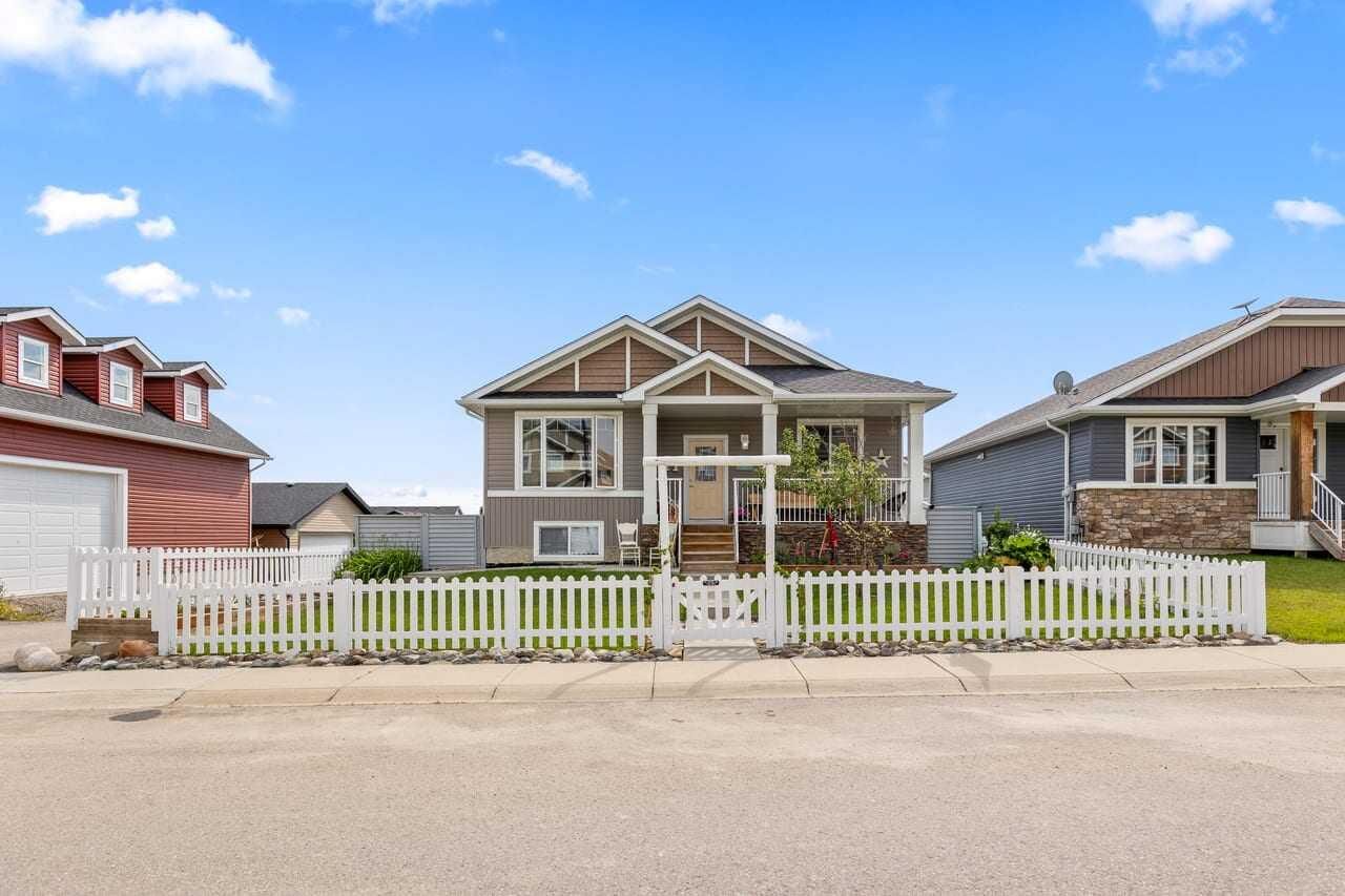 Property Photo: 317 McLeod Crescent AB T0L 2A0