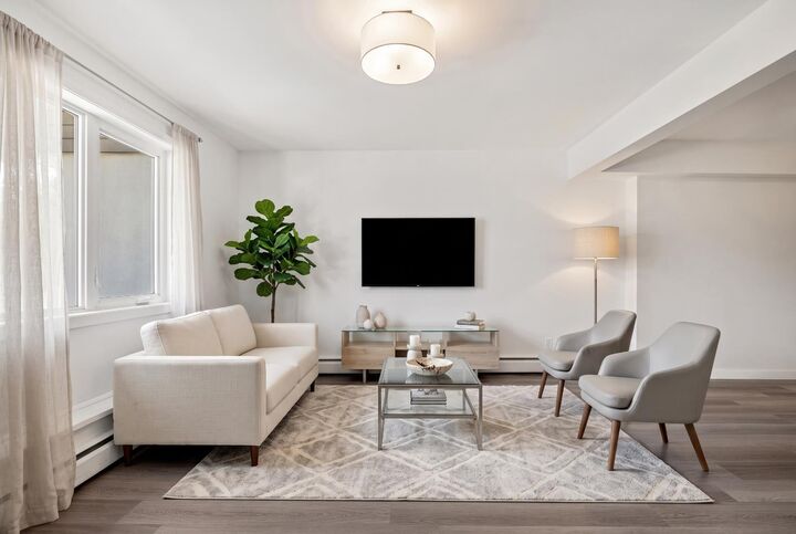 Property Photo: 3809 45 Street SW 40 AB T3E 3H4