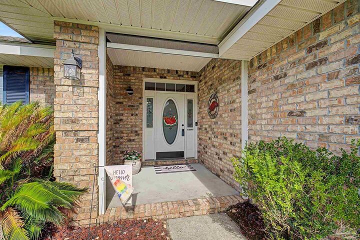 Property Photo: 1347 Connemara Cir FL 32563