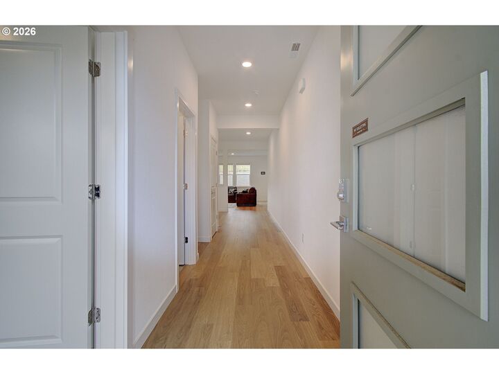 Property Photo: 1119 W 15th St WA 98629