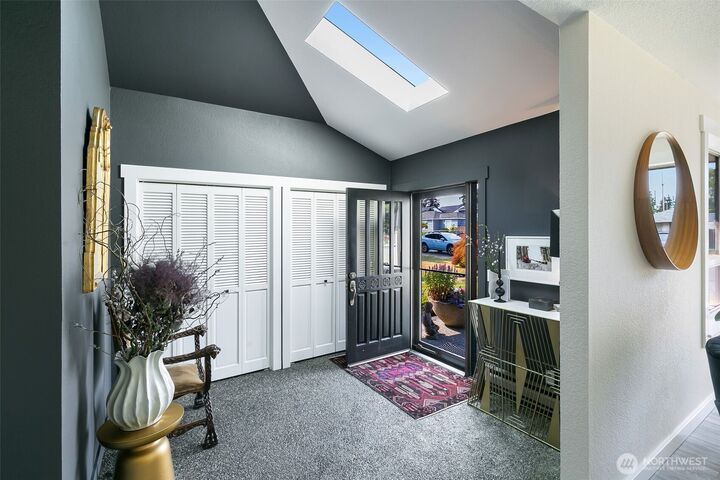 Property Photo: 604 Tamarack Avenue WA 98203
