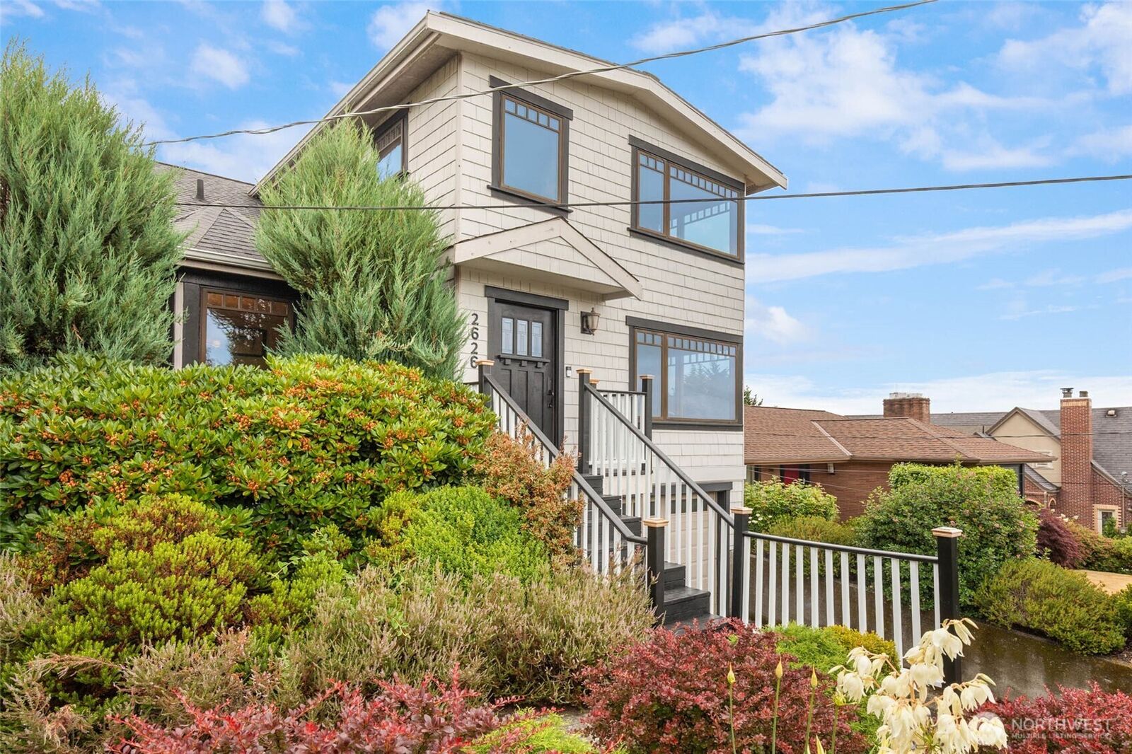 Property Photo: 2626 W Boston Street WA 98199