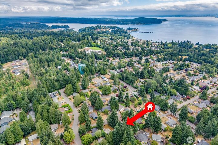 Property Photo: 7080 E Cascade Court WA 98366