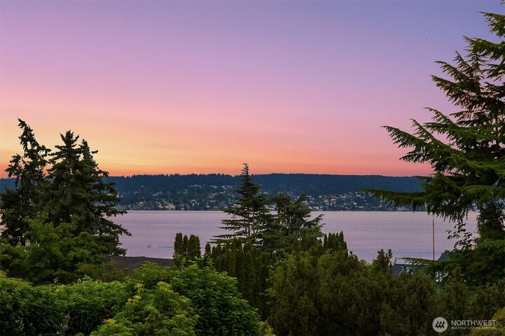 Property Photo:  6340 NE Windermere Road  WA 98105 