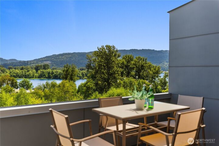 Property Photo: 4253 SE 213th Pl 47 WA 98029