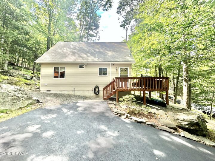 Property Photo:  1145 Beaver Lake Drive  PA 18436 