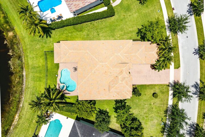 Property Photo: 16884 Strasbourg Lane FL 33446