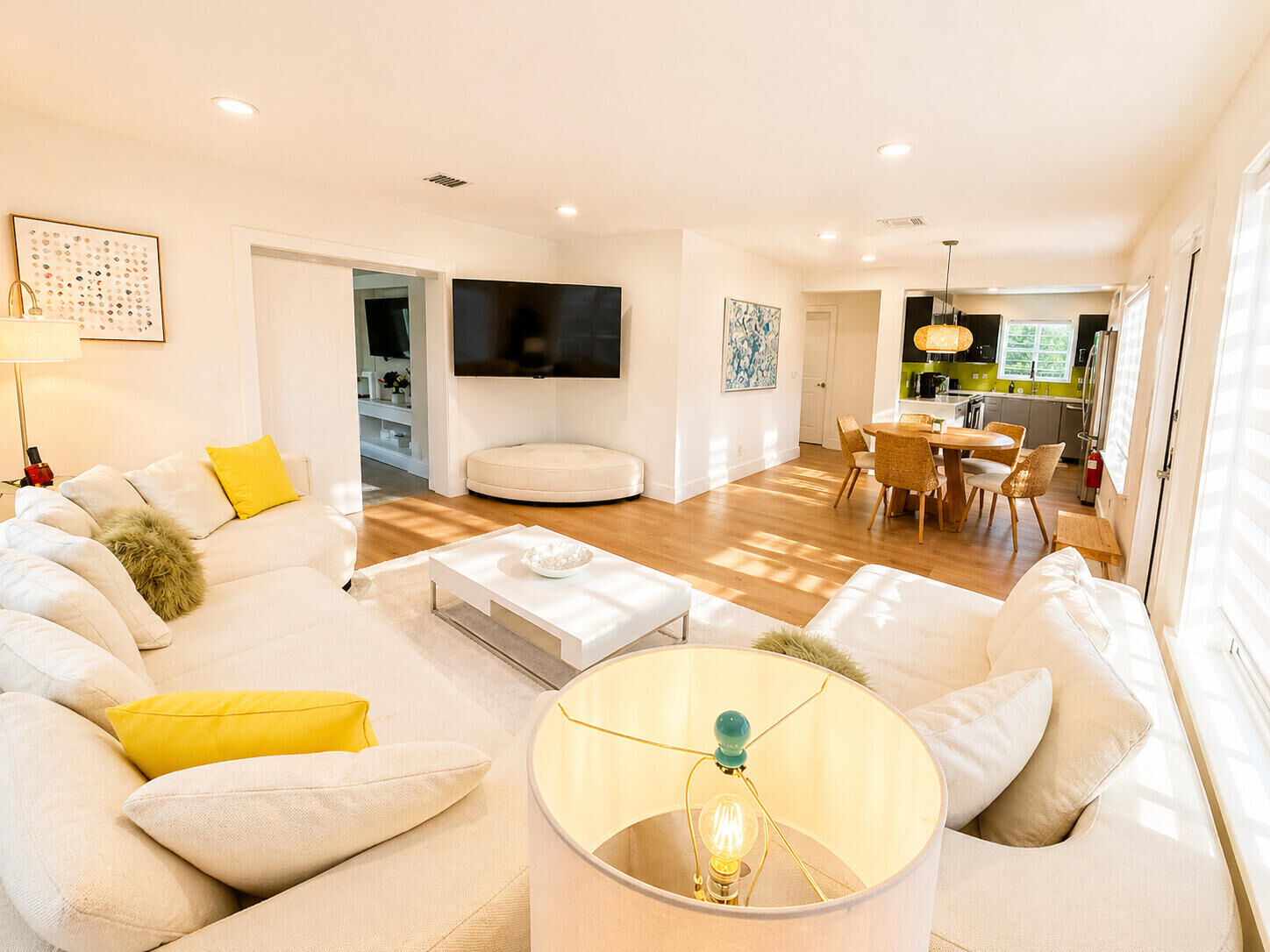 Property Photo: 800 SE 11th Court FL 33316