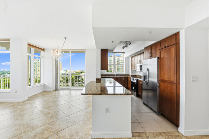 Property Photo:  450 N Federal Highway 911  FL 33435 