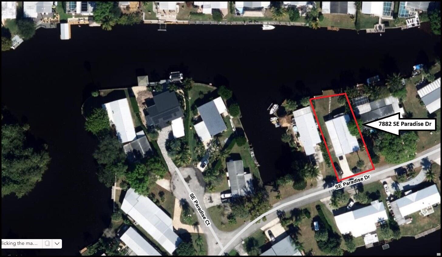 Property Photo: 7882 SE Paradise Drive FL 34997