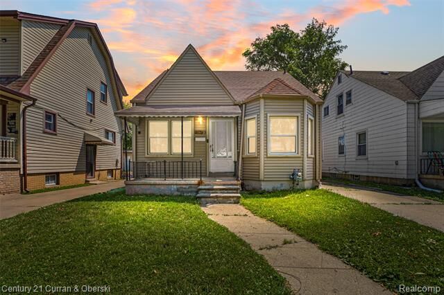 Property Photo: 7910 Orchard Avenue MI 48126