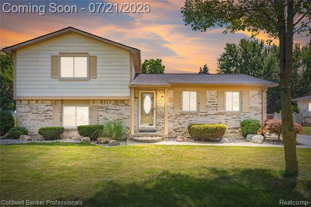 Property Photo: 19272 Lloyd Drive MI 48038