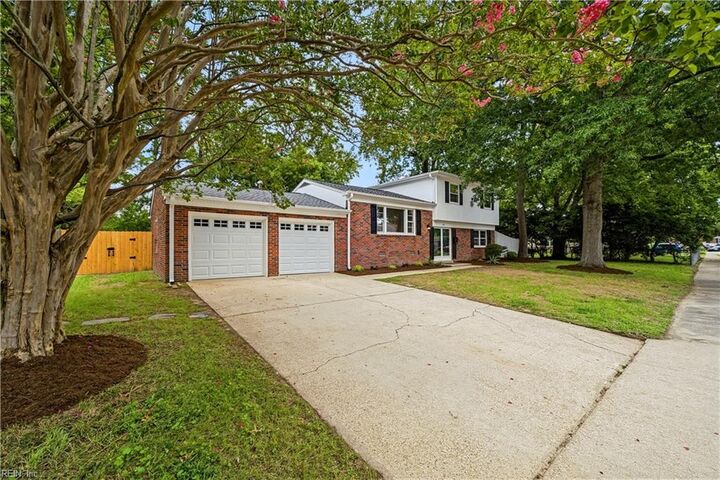 Property Photo:  118 Tanglewood Dr  VA 23666 