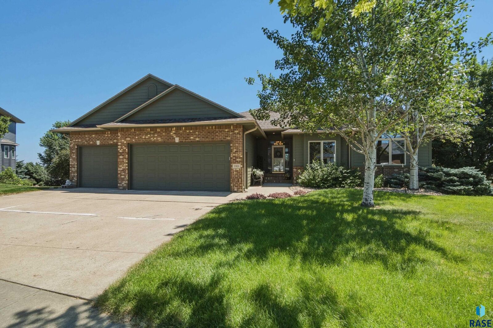 Property Photo:  1901 W Tyler Cir  SD 57005 