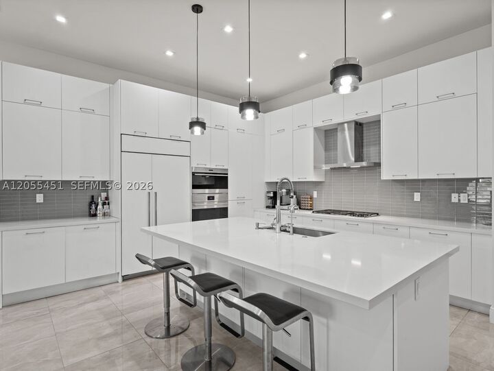 Property Photo: 8143 NW 47th Ter FL 33166