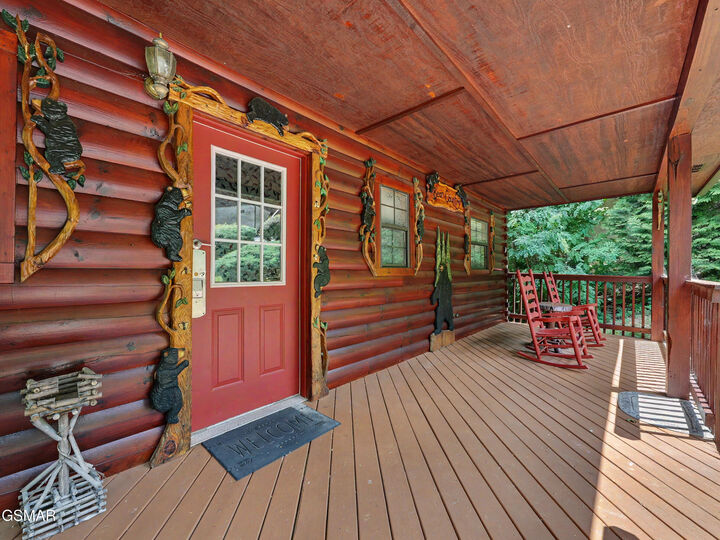 Property Photo: 1609 Pinewood Way TN 37862