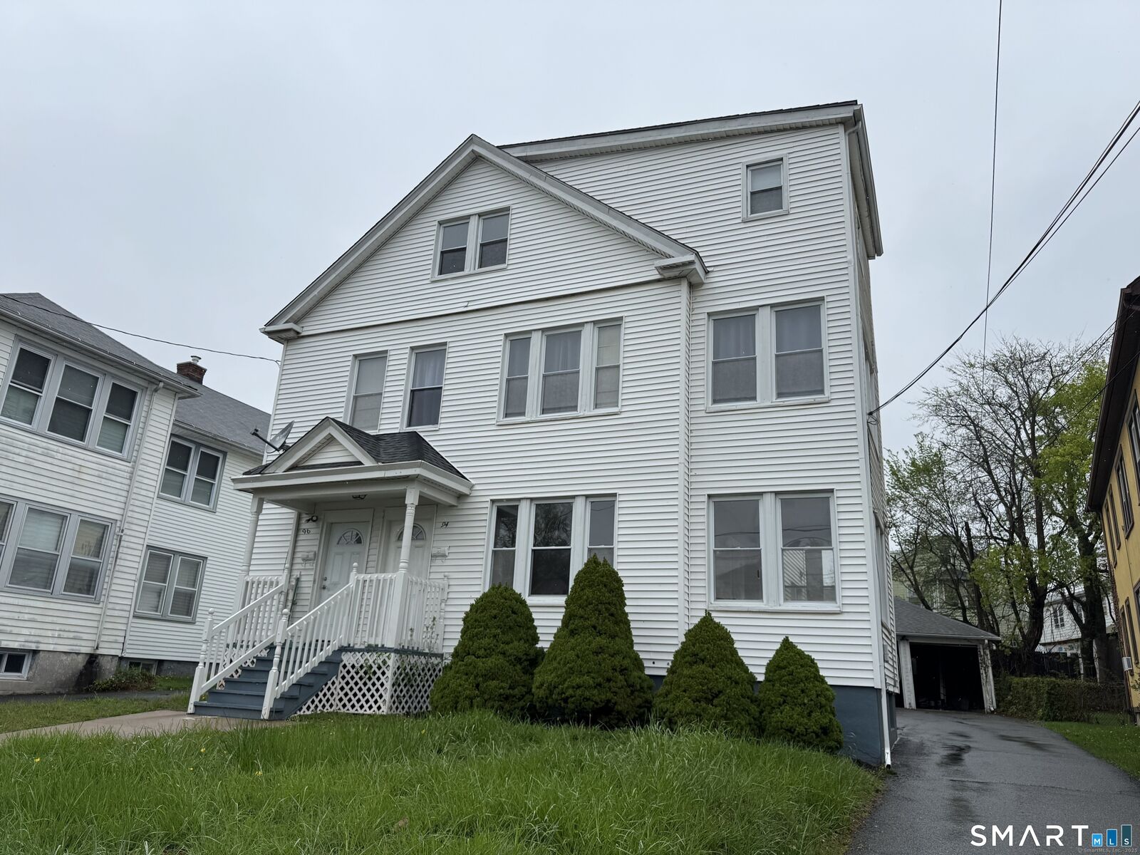 Property Photo:  94-96 Thomaston Street  CT 06112 