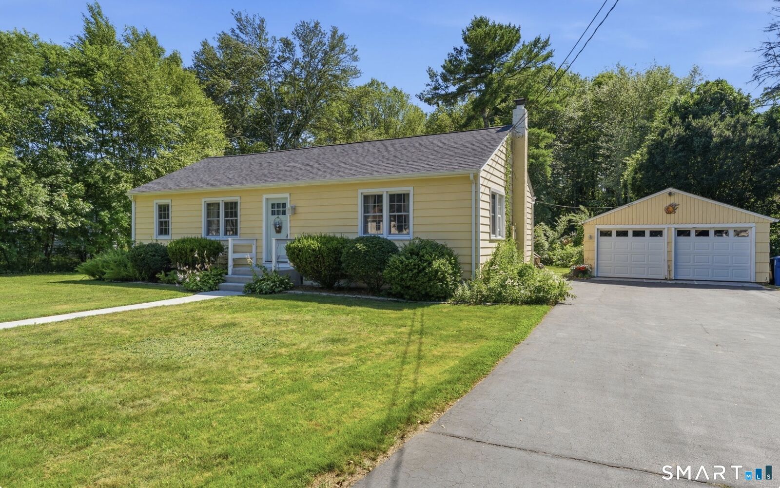 Property Photo:  5 Blackwell Road  CT 06371 