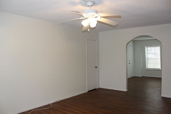 Property Photo: 2020 Continental Avenue FL 32304