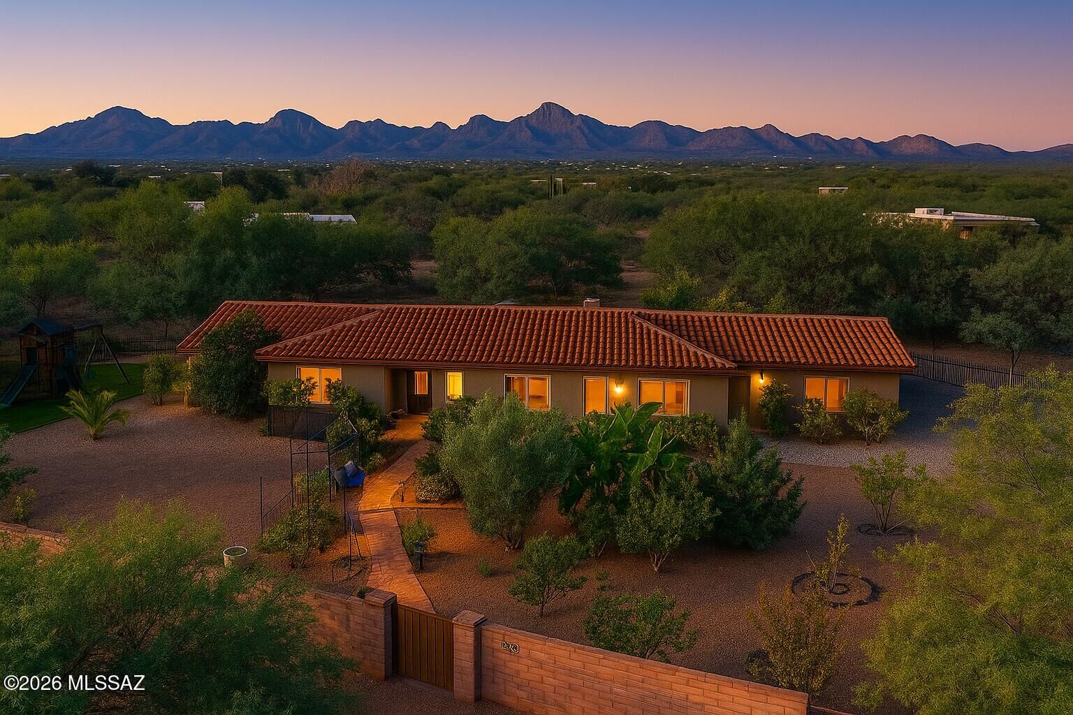 Property Photo: 2302 Circulo De Anza AZ 85646