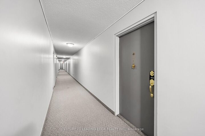 Property Photo:  131 Taunton Road E 502  ON L1G 3T8 
