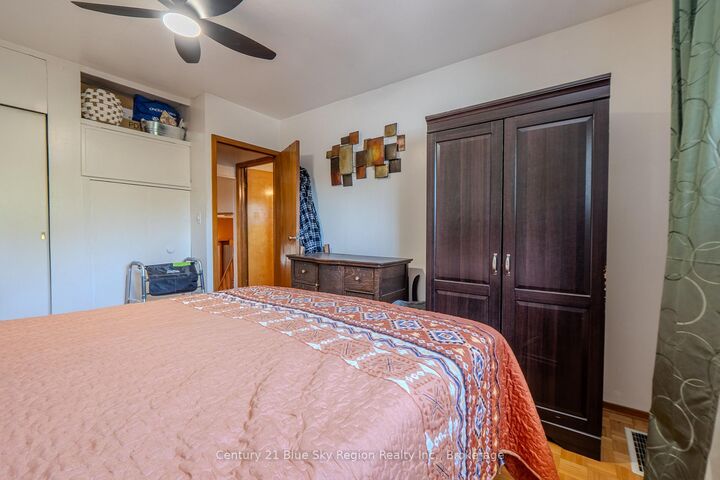 Property Photo: 174 Princess Street E ON P1B 1P7