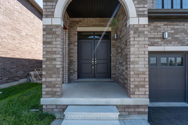 Property Photo:  269 Dingman Street  ON N0G 1A0 