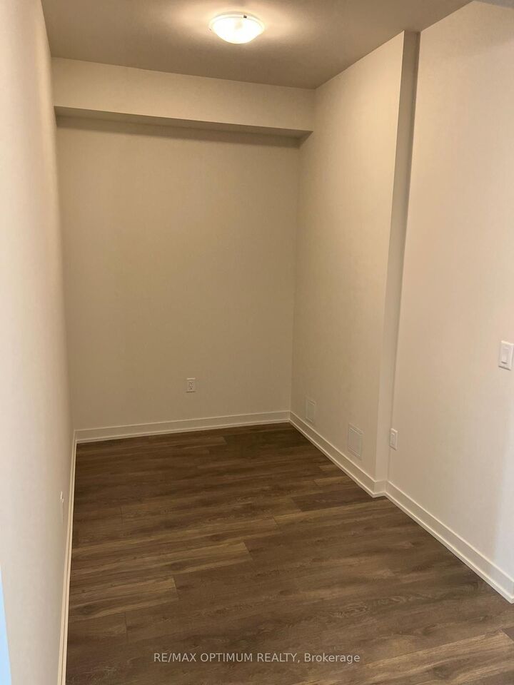 Photo de la propriété:  58 Sky Harbour Drive 108  ON L6Y 6J1 