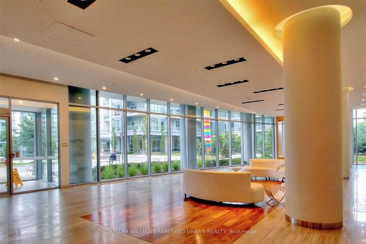 Property Photo: 70 Forest Manor Road 1211 ON M2J 0A9