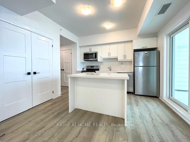Property Photo:  15 Kneeshaw Drive 102  ON L9J 0X9 