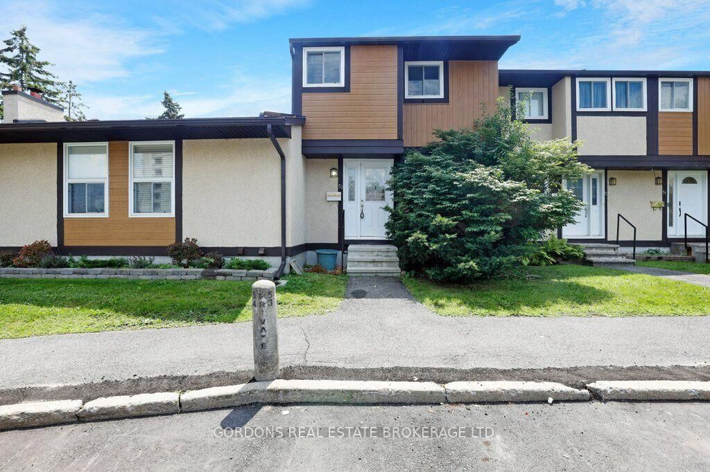 Property Photo: 3322 Uplands Drive 53 ON K1V 9R9