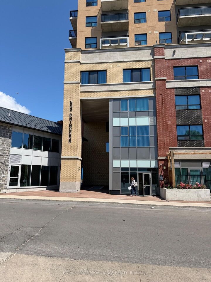 Property Photo: 652 Princess Street 913 ON K7L 1E5