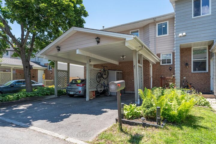 Property Photo: 16 Stamford Private ON K1T 3J1