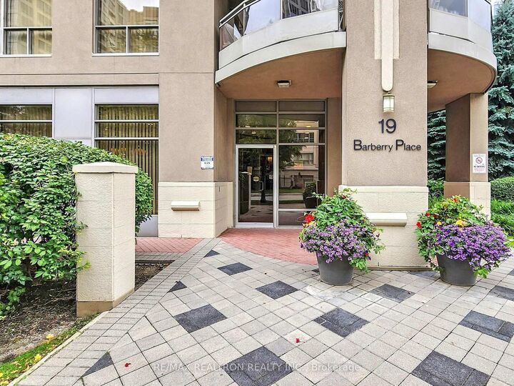 Property Photo: 19 Barberry Place 416 ON M2K 3E3