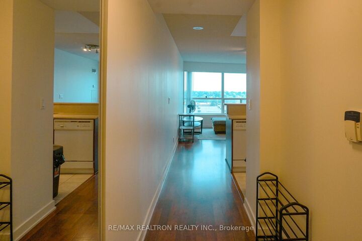 Property Photo: 38 Lee Centre Drive 915 ON M1H 3J7